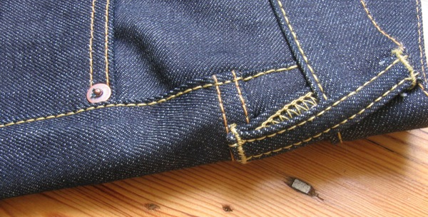 Just look at that belt-loop stitching.